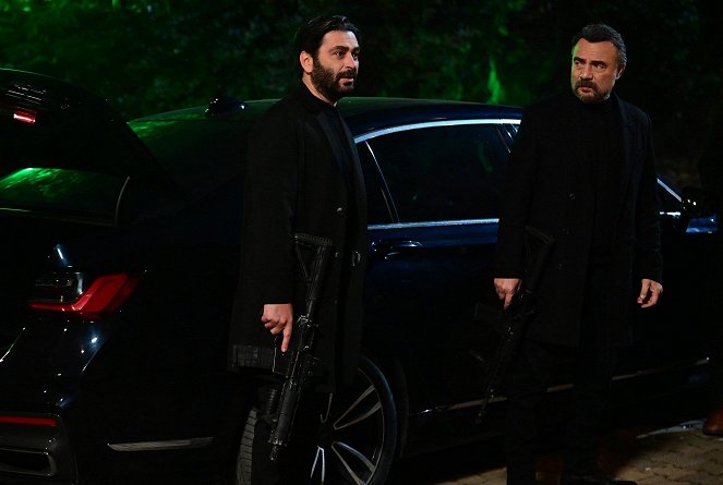 Ben Bu Cihana Sığmazam - Episode 15 - Photos - Ozan Akbaba, Oktay Kaynarca