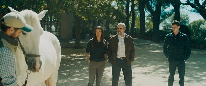 Kurýr z Madridu - Z filmu - María Pedraza, Luis Tosar, Arón Piper