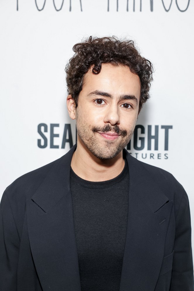 Chudiatko - Z akcií - The Searchlight Pictures “Poor Things” New York Premiere at the DGA Theater on Dec 6, 2023 in New York, NY, USA - Ramy Youssef