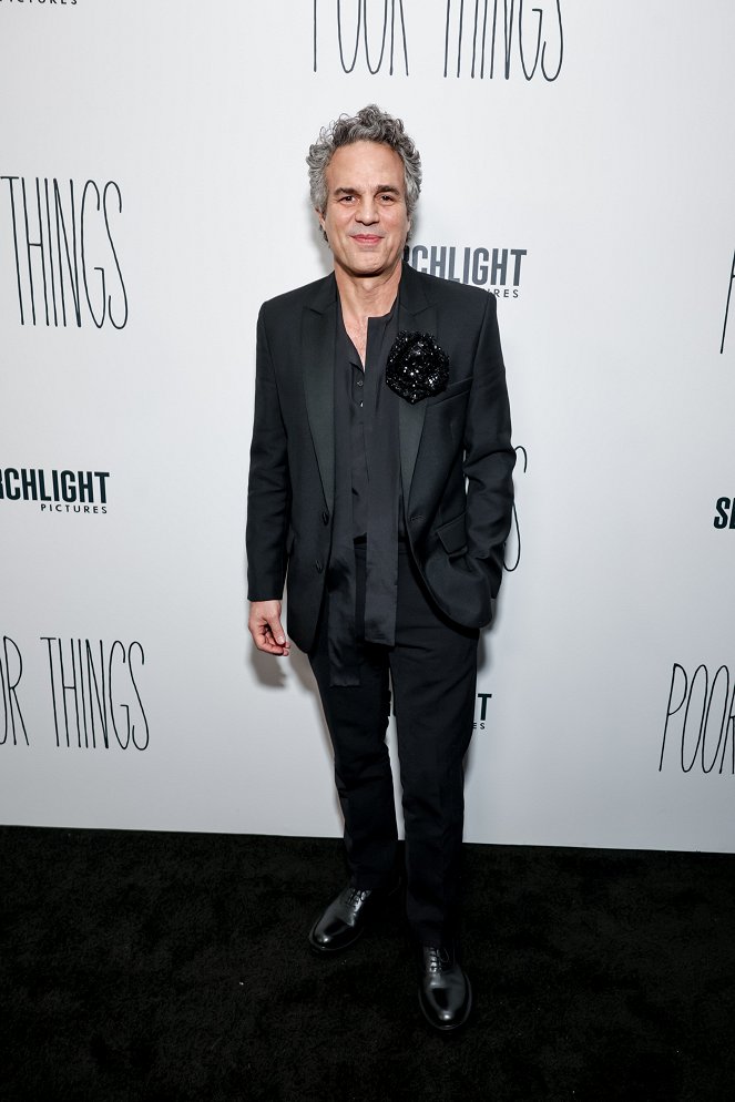 Poor Things - Events - The Searchlight Pictures “Poor Things” New York Premiere at the DGA Theater on Dec 6, 2023 in New York, NY, USA - Mark Ruffalo