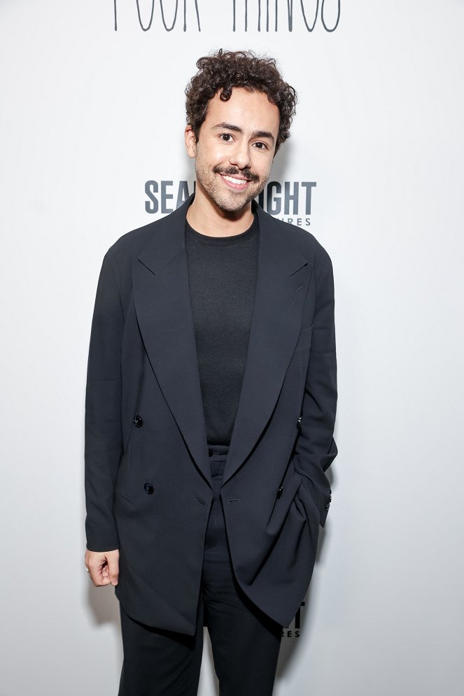 Chudáčci - Z akcí - The Searchlight Pictures “Poor Things” New York Premiere at the DGA Theater on Dec 6, 2023 in New York, NY, USA - Ramy Youssef