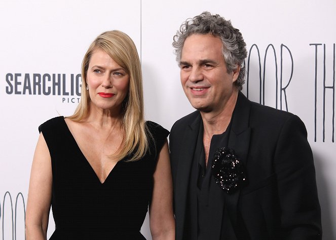 Chudáčci - Z akcí - The Searchlight Pictures “Poor Things” New York Premiere at the DGA Theater on Dec 6, 2023 in New York, NY, USA - Sunrise Coigney, Mark Ruffalo