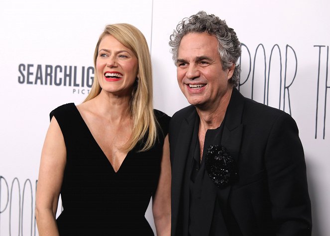 Chudiatko - Z akcií - The Searchlight Pictures “Poor Things” New York Premiere at the DGA Theater on Dec 6, 2023 in New York, NY, USA - Sunrise Coigney, Mark Ruffalo