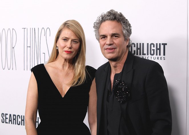 Chudiatko - Z akcií - The Searchlight Pictures “Poor Things” New York Premiere at the DGA Theater on Dec 6, 2023 in New York, NY, USA - Sunrise Coigney, Mark Ruffalo