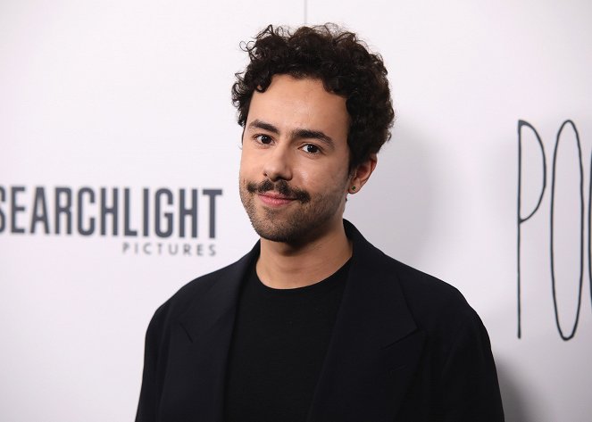 Pobres criaturas - Eventos - The Searchlight Pictures “Poor Things” New York Premiere at the DGA Theater on Dec 6, 2023 in New York, NY, USA - Ramy Youssef