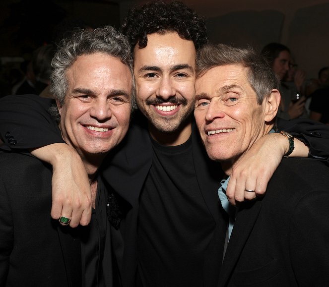 Pobres criaturas - Eventos - The Searchlight Pictures “Poor Things” New York Premiere at the DGA Theater on Dec 6, 2023 in New York, NY, USA - Mark Ruffalo, Ramy Youssef, Willem Dafoe