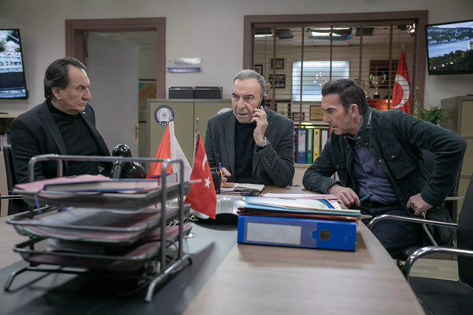 Arka Sokaklar - Episode 17 - De la película - Özgür Ozan, Zafer Ergin, İlker İnanoğlu