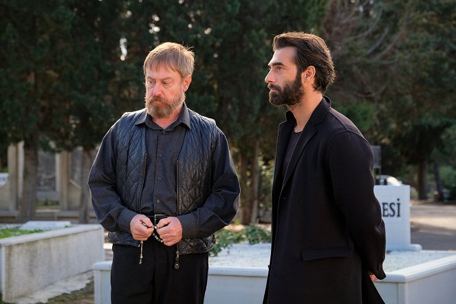 Kara - Episode 1 - Photos - Yıldıray Şahinler, İlker Kaleli