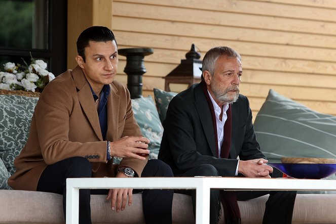 Aile - Episode 11 - De la película - Musa Uzunlar