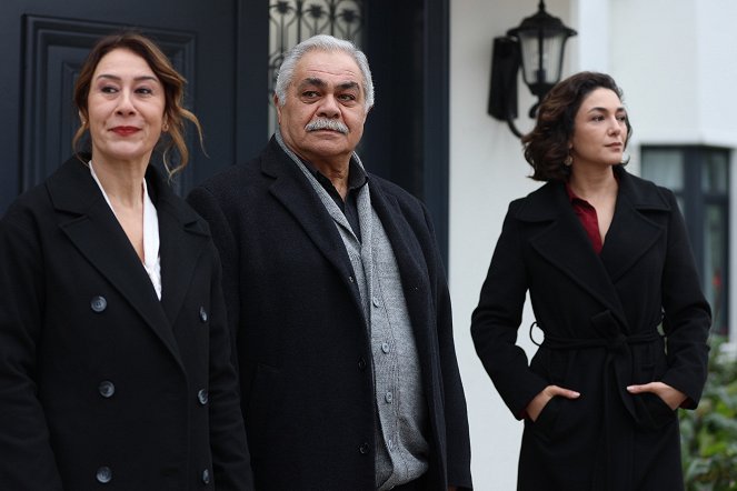 Yabani - Episode 16 - Z filmu - Ayşegül Ünsal, Osman Alkaş, Şebnem Hassanisoughi