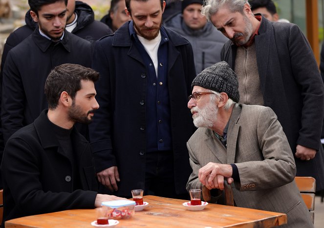 Hudutsuz Sevda - Episode 11 - Photos - Deniz Can Aktaş