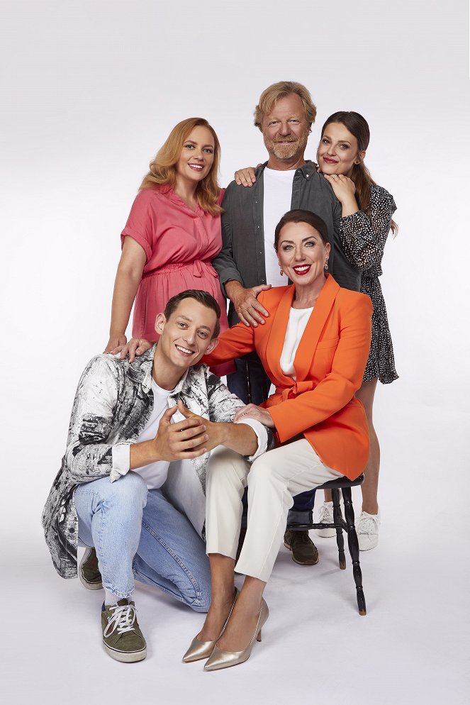 Mama na prenájom - Season 3 - Promokuvat - Kamila Heribanová, Maroš Kramár, Gabriela Dzuríková, Martina Zábranská