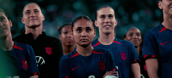 Under Pressure: The U.S. Women's World Cup Team - Episode 4 - Van film