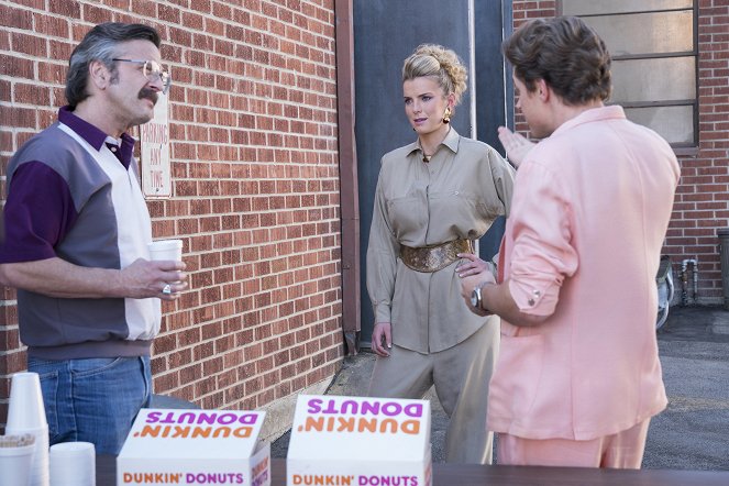 GLOW - Season 2 - Candy of the Year - Photos