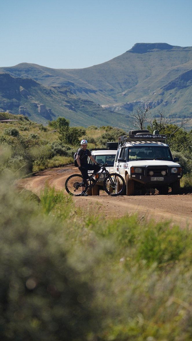 Světem na kole - Lesothem, zemí s jednou hranicí - Filmfotos