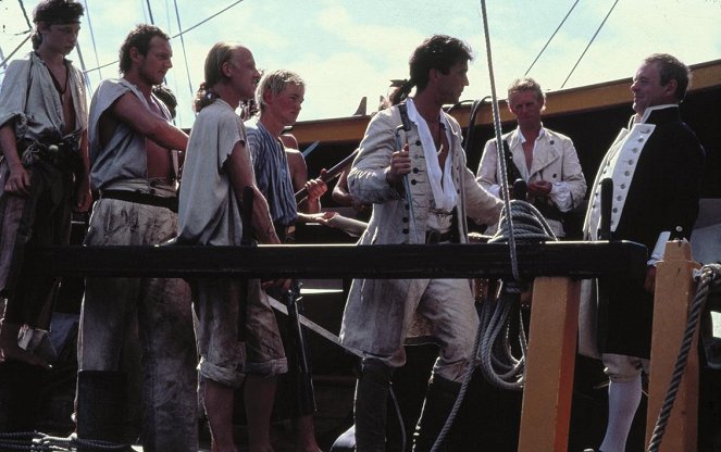 Motín a bordo - De la película - Liam Neeson, Mel Gibson, Anthony Hopkins