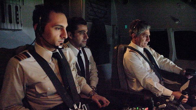 Mayday - Alarm im Cockpit - Season 4 - Absturz über dem Roten Meer - Filmfotos
