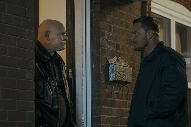 Reacher - Season 2 - Policajt z New Yorku - Z filmu - Domenick Lombardozzi, Alan Ritchson