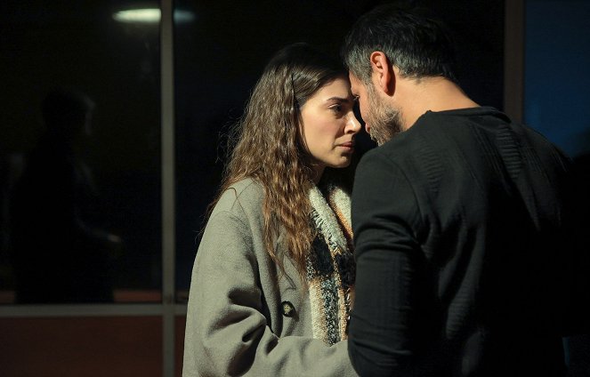 Ne Gemiler Yaktım - Episode 5 - Photos - Deniz Baysal