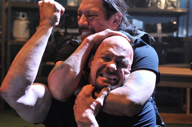 Kíméletlen bosszú - Filmfotók - Danny Trejo, Steve Austin