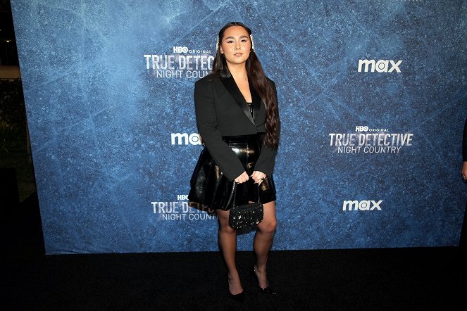 True Detective - Night Country - Veranstaltungen - "True Detective: Night Country" Premiere Event at Paramount Pictures Studios on January 09, 2024 in Hollywood, California. - Isabella LaBlanc