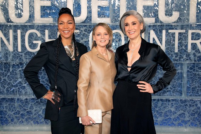 True Detective - Night Country - Tapahtumista - "True Detective: Night Country" Premiere Event at Paramount Pictures Studios on January 09, 2024 in Hollywood, California. - Kali Reis, Jodie Foster, Issa López