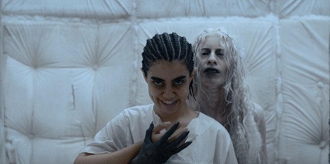 Mete Miedo - Filmfotos - Laura Casale, Ruby Vizcarra