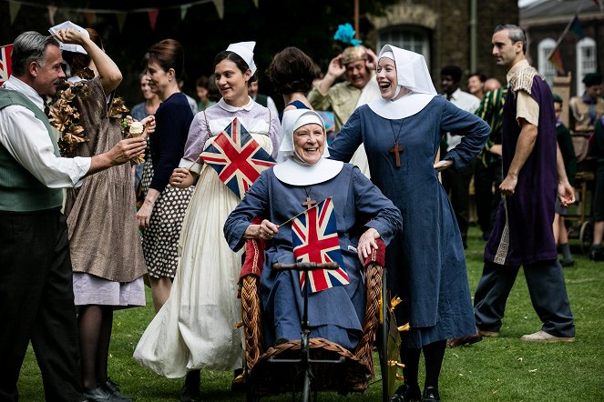 Call the Midwife - Episode 4 - Film - Judy Parfitt, Victoria Yeates