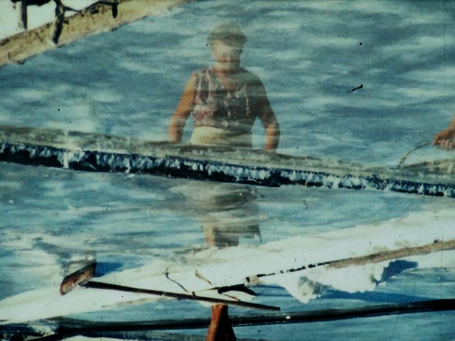 Al borde del agua - Kuvat elokuvasta