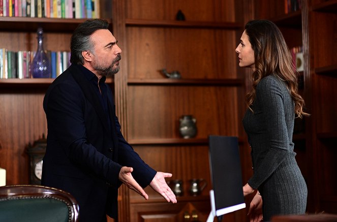 Ben Bu Cihana Sığmazam - Episode 18 - Photos - Oktay Kaynarca, Ebru Özkan Saban