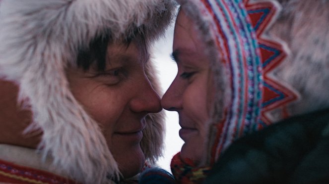 Tundraens voktere - Eallogierdu - Filmfotók - Nils Ailu Kemi, Risten Anine Kvernmo Gaup