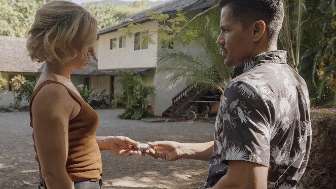 Magnum: Detektyw z Hawajów - Season 3 - Podwójne zagrożenie - Z filmu