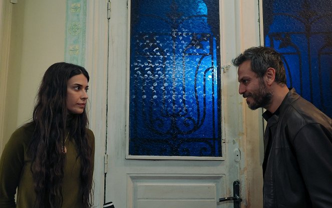 Ne Gemiler Yaktım - Episode 6 - De la película - Deniz Baysal, Erkan Kolçak Köstendil