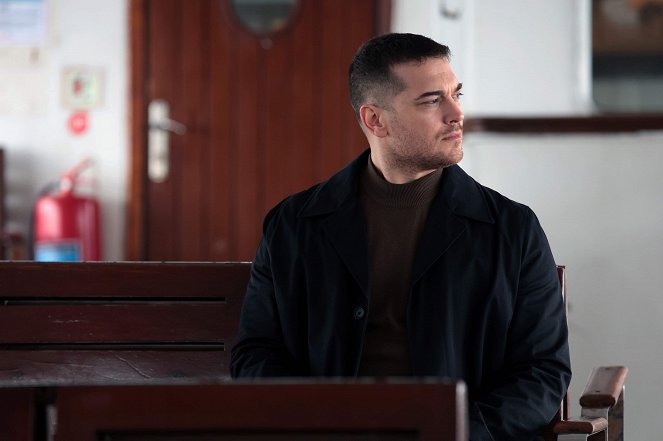 Gaddar - Episode 1 - Photos - Çağatay Ulusoy