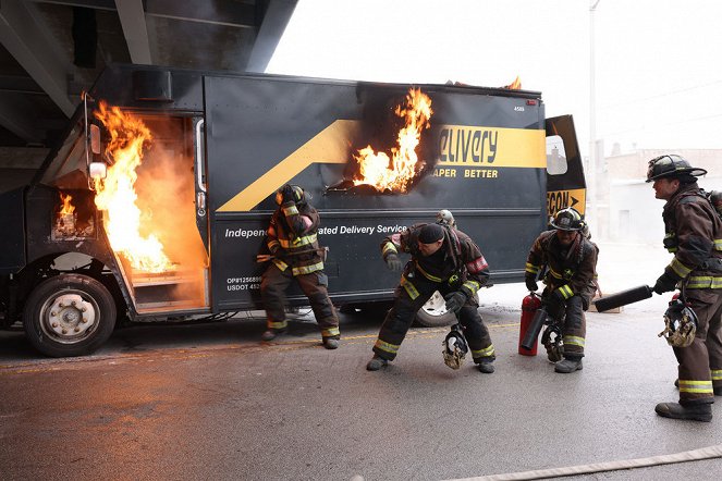 Chicago Fire - Season 12 - Barely Gone - Van film