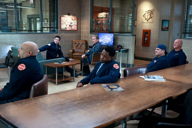 Chicago Fire - Trapped - Filmfotos
