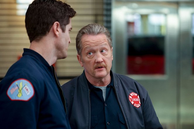 Chicago Fire - Trapped - Filmfotos - Christian Stolte