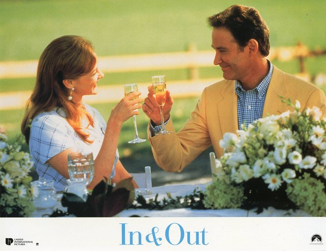 In & Out - Cartes de lobby - Joan Cusack, Kevin Kline