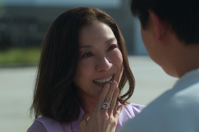 Irmãos Sun - Proteger a família - Do filme - Michelle Yeoh