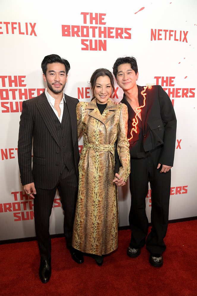 A Sun fivérek - Rendezvények - Netflix's The Brothers Sun Los Angeles Premiere at Netflix Tudum Theater on January 04, 2024 in Los Angeles, California