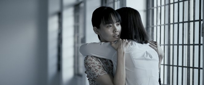 Two Sisters - Photos - Mei Fen Lim
