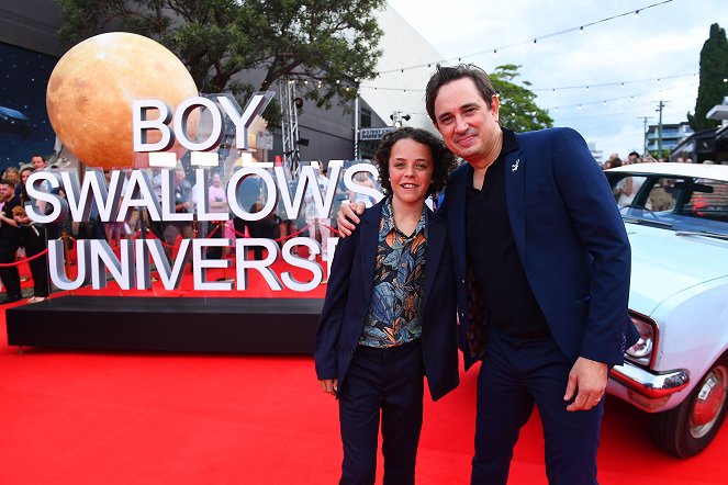 Kluk spolkne vesmír - Z akcií - Netflix global premiere of "Boy Swallows Universe" at New Farm Cinemas on January 09, 2024 in Brisbane, Australia