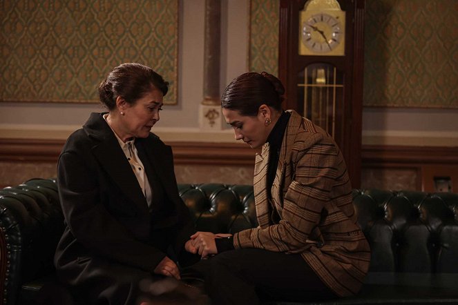 Teşkilat - Episode 14 - De la película - Ebru Nil Aydın, Aybüke Pusat