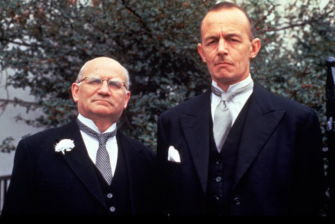 Agatha Christie: Poirot - Hová lett egymillió dollárnyi kötvény? - Promóció fotók