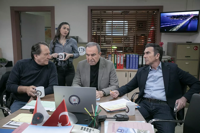 Arka Sokaklar - Episode 23 - Filmfotos - Özgür Ozan, Zafer Ergin, İlker İnanoğlu