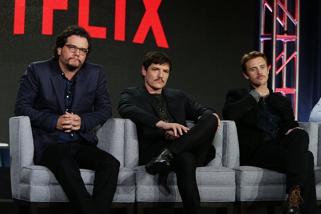 Narcos - Season 1 - Z akcií - Los Angeles, California, May 11 - Netflix holds a screening and panel at Paramount Pictures for Narcos