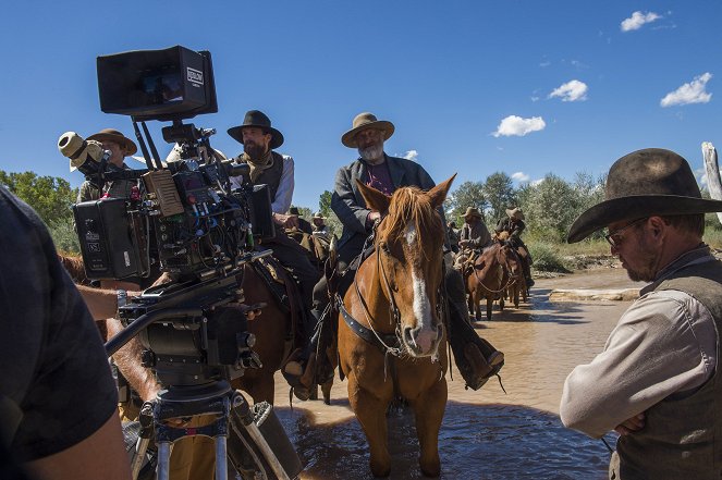 Sem Deus - Mantenha distância - De filmagens