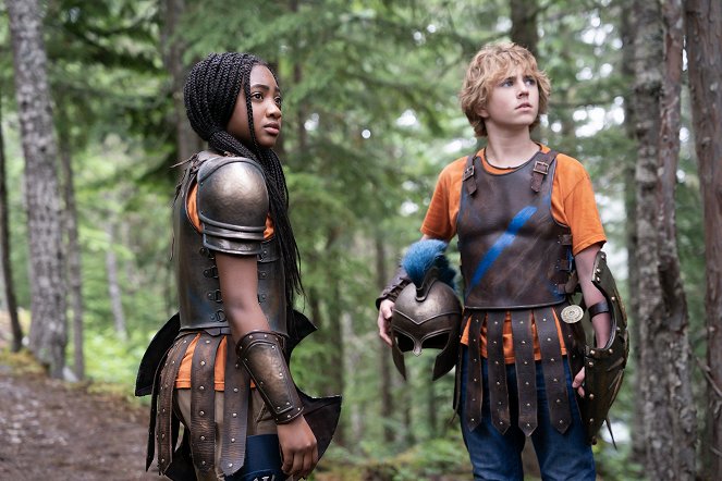 Percy Jackson and the Olympians - Filmfotos - Leah Jeffries, Walker Scobell