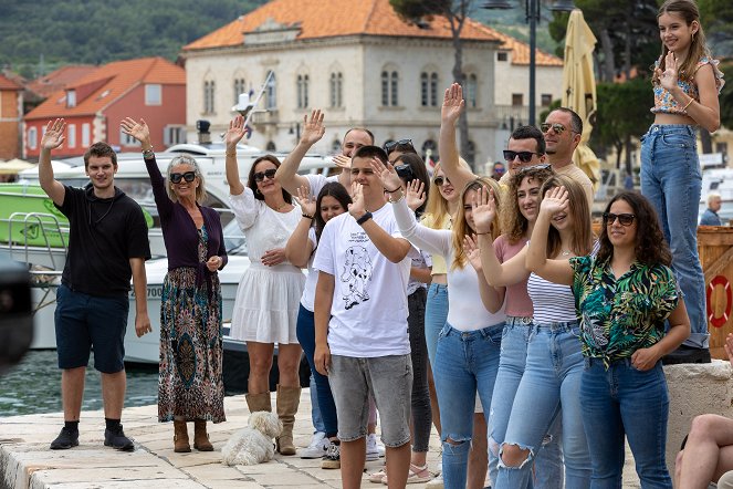 Policie Hvar - Příliš mnoho kouzelníků - Do filme