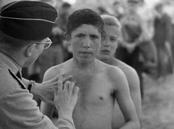 Hitlers Sklaven- Die Geschichte Der NS-Zwangsarbeiter - Ausbeutung - Kuvat elokuvasta